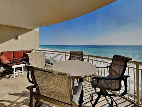 Destin Beach Vacation Condo Rental 4 bedrooms Sleeps 12